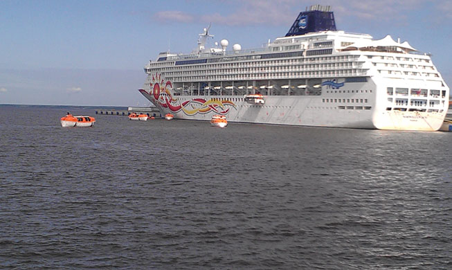 Norwegian Sun Drills in St. Petersburg Port