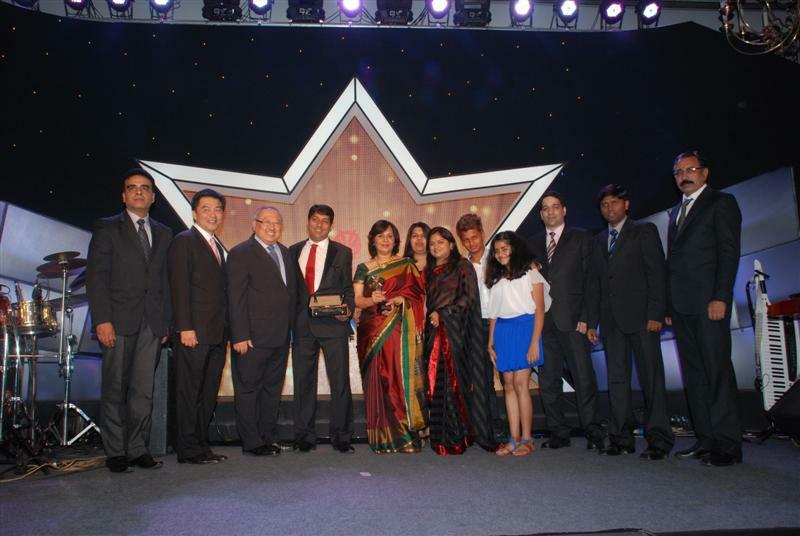 Star Cruises recognizes the outstanding performance by its travel agency partners on 9 Nov at a gala dinner in Mumbai. Pictured here are representatives from the awarded travel agencies and delegates from Star Cruises India office & Hong Kong headquarters.  