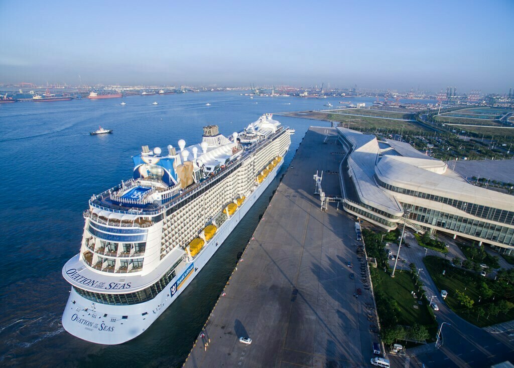 Ovation of the Seas in Tianjin