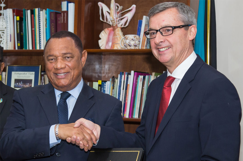  Perry Christie, Prime Minister of The Bahamas (left) and Michael Bayley, president and CEO,
