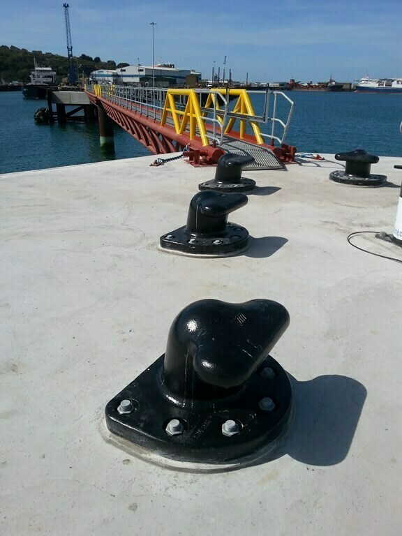  New mooring bollards on outer dolphin