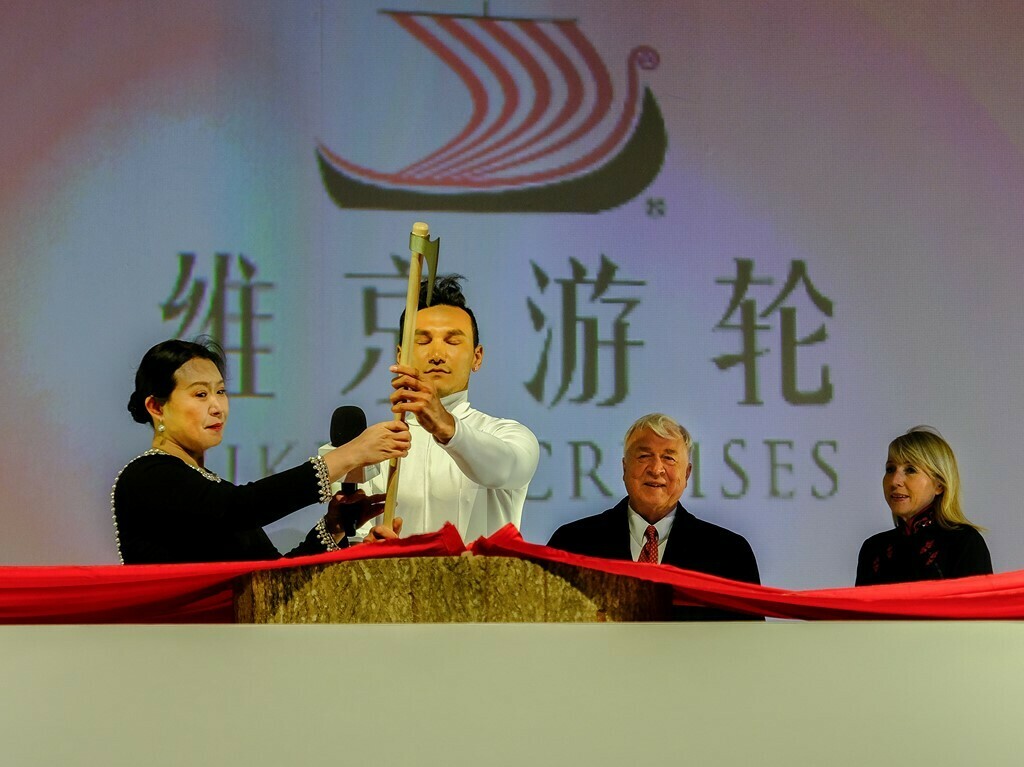 Mrs. Yi Lou, Vice President of China Merchant Bank Financial Leasing (CMBFL), served as the ceremonial godmother and offered a blessing of good fortune and safe sailing for Viking Sun – a naval tradition that dates back thousands of years. In keeping with the naming custom, Mrs. Yi Lou also cut a ribbon that allowed a bottle of Norwegian aquavit to break on the ship’s hull.
