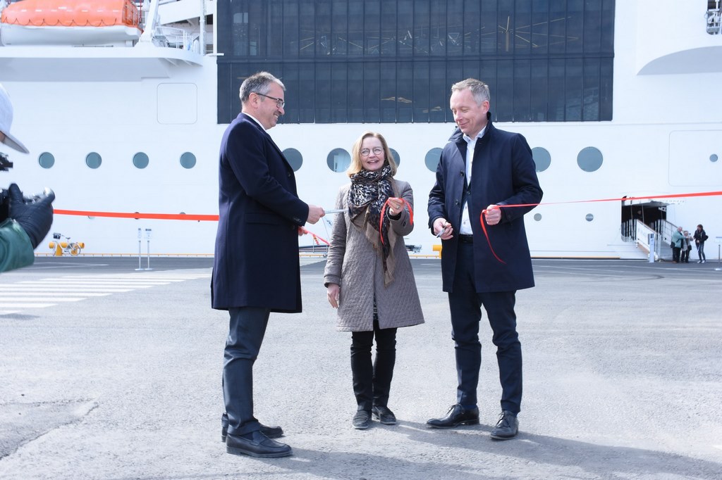 From left: Michele Francioni, Senior Vice President, MSC Cruises; Eeva Hietanen, Communications Manager, Port of Helsinki; Ville Haapasaari, Managing Director, Port of Helsinki