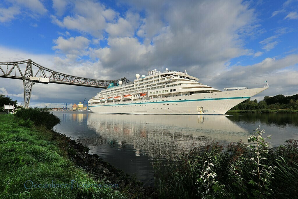 MS Amera in Rendsburger Hochbrücke