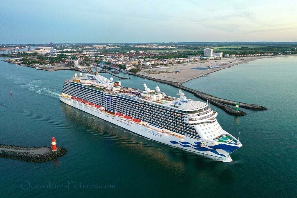 Regal Princess outbound Warnemuende