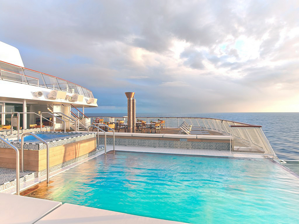 Viking Infinity Pool