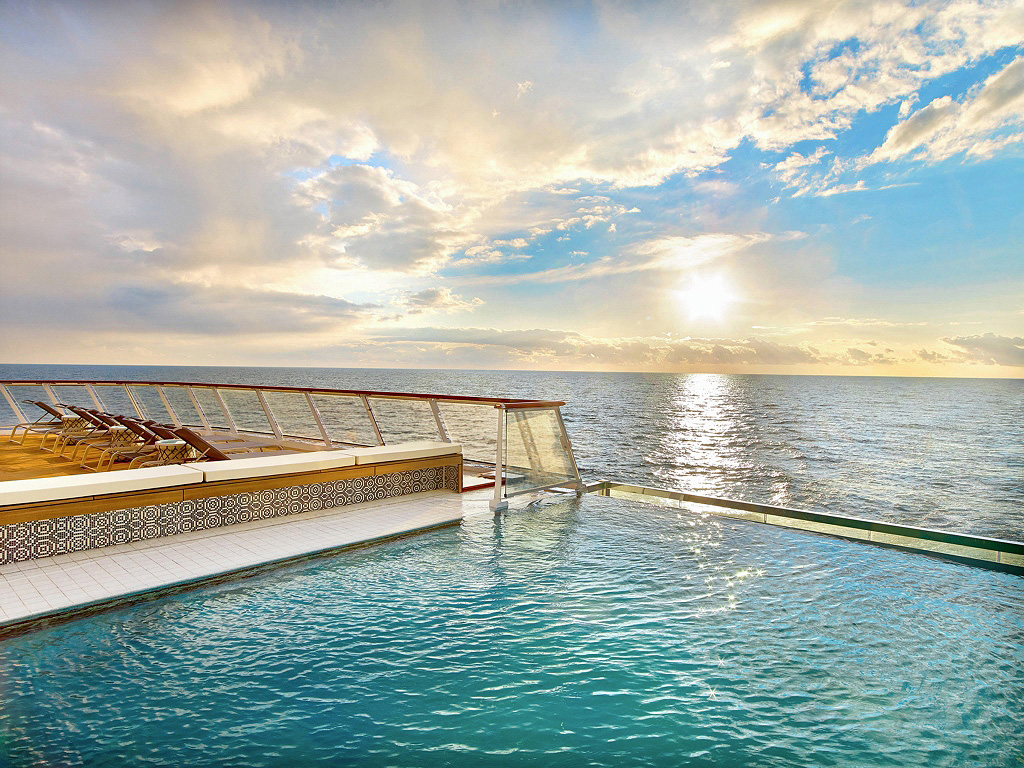 Viking Infinity Pool