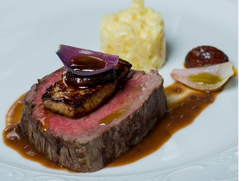 Chateaubriand Pink Roasted Black Angus Beef